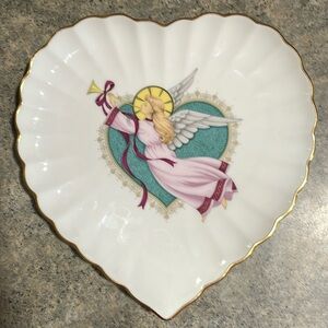 Mikasa Bone China Noel Heart Shaped Plate No  B2250